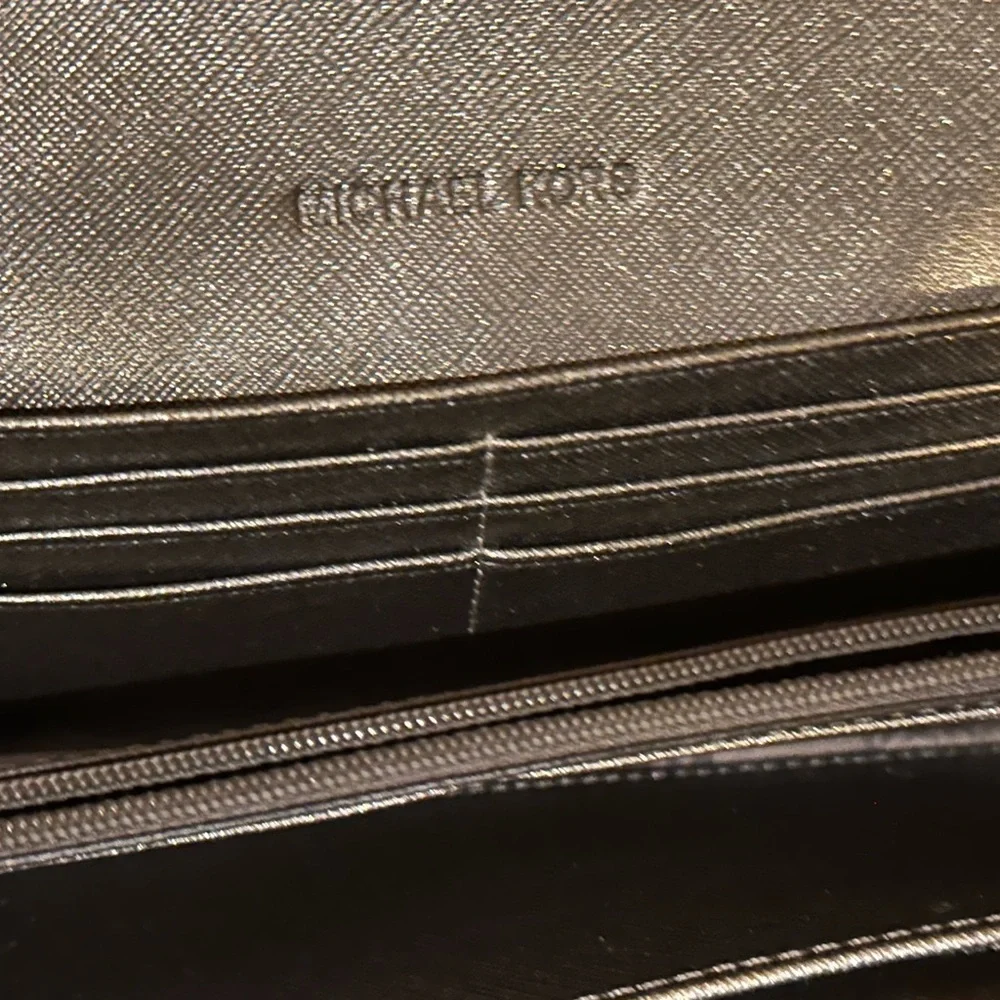 NWOTMichael Kors Large Jet Set Goldish Bronze Wallet  7.5 width 4 inches height - Picture 5 of 10